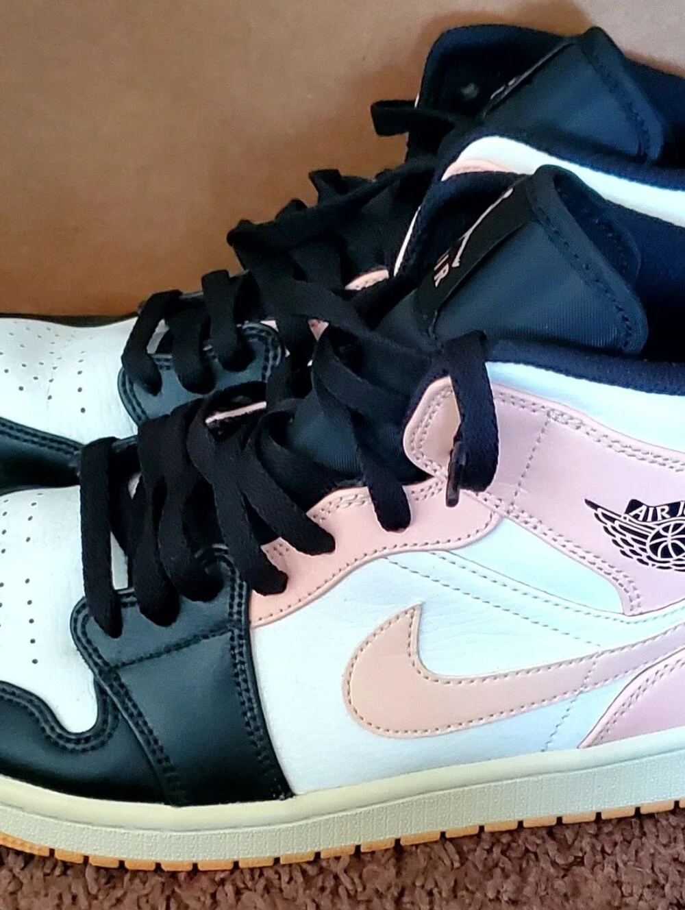 Jordan 1 High — Black, White & Pink